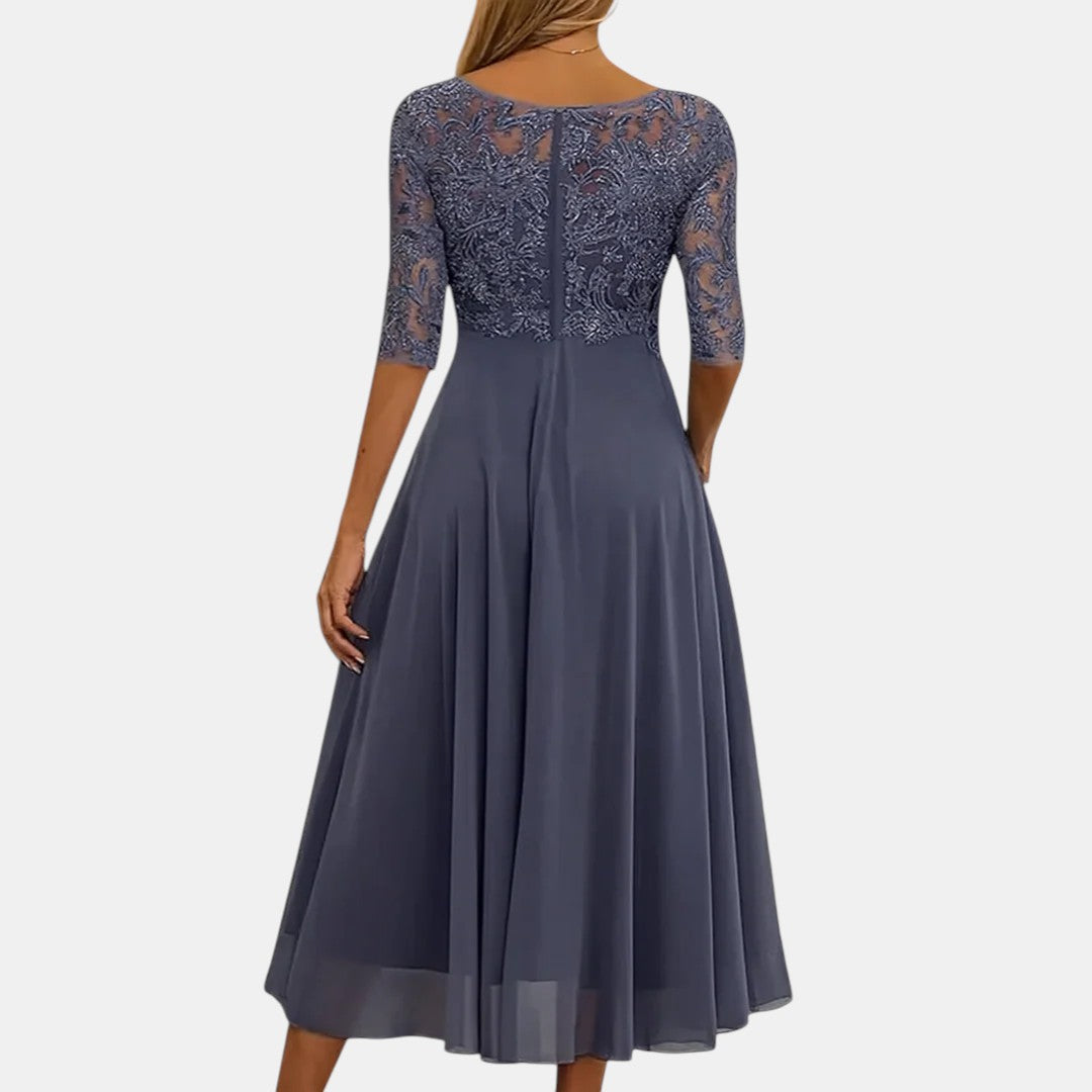 Dentelle Élégante – Robe en Dentelle