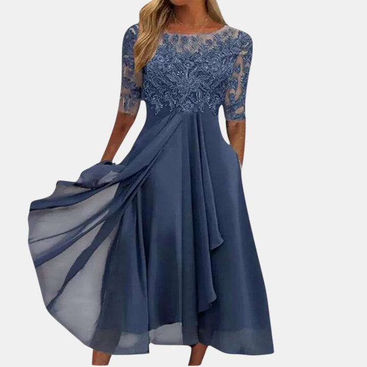 Dentelle Élégante – Robe en Dentelle