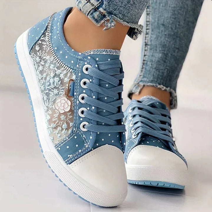 Céline – Sneakers Canvas à Dentelle Fleurie
