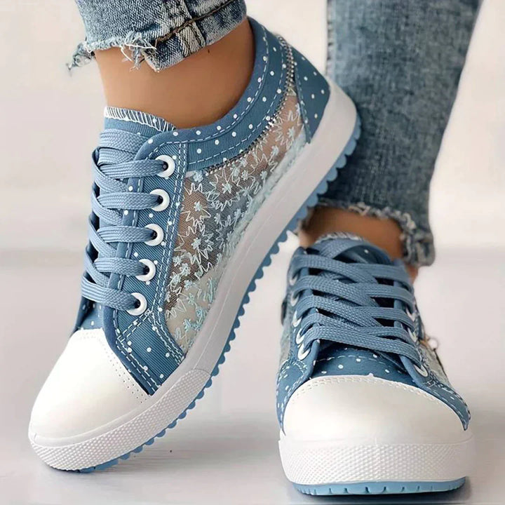 Céline – Sneakers Canvas à Dentelle Fleurie