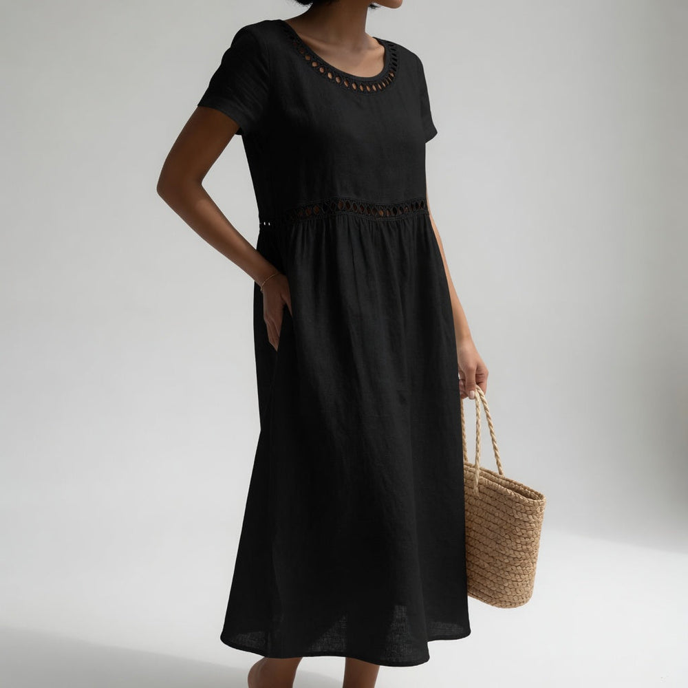 Broderie Délicate – Robe Brodée Délicate