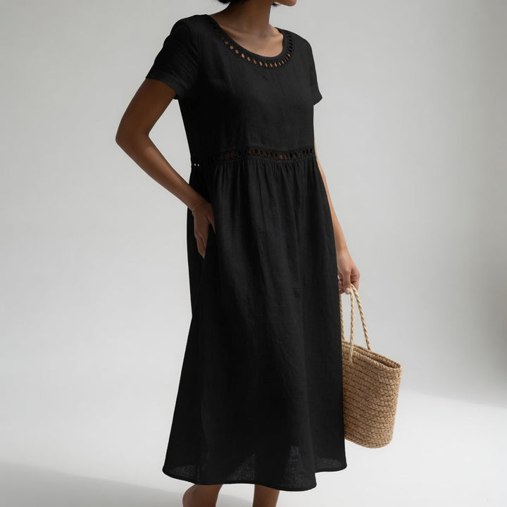 Broderie Délicate – Robe Brodée Délicate