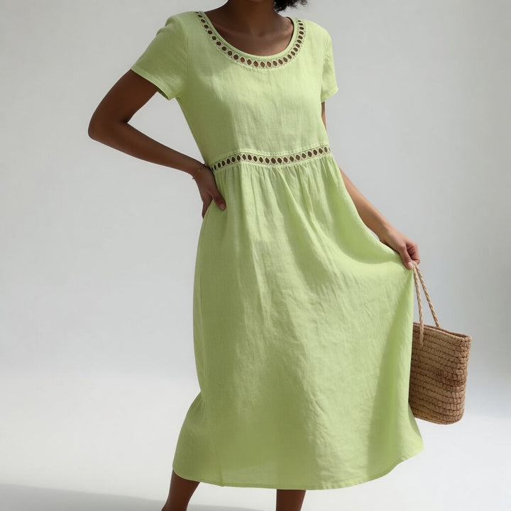 Broderie Délicate – Robe Brodée Délicate