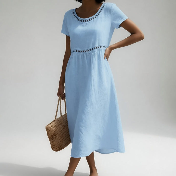 Broderie Délicate – Robe Brodée Délicate