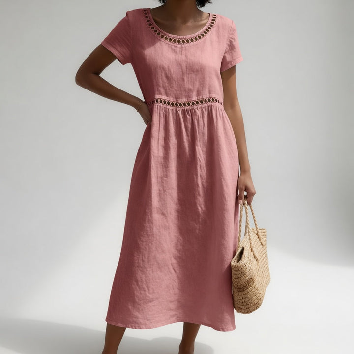 Broderie Délicate – Robe Brodée Délicate