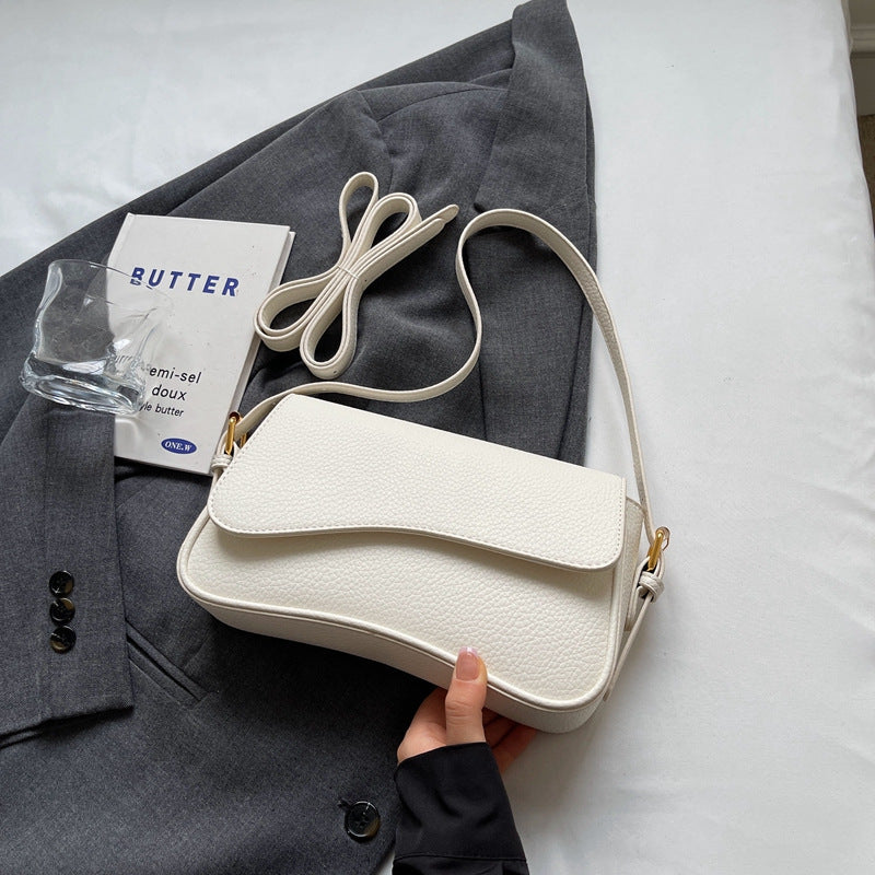 Zoé – Sac à Main Ondulé en Cuir Vegan
