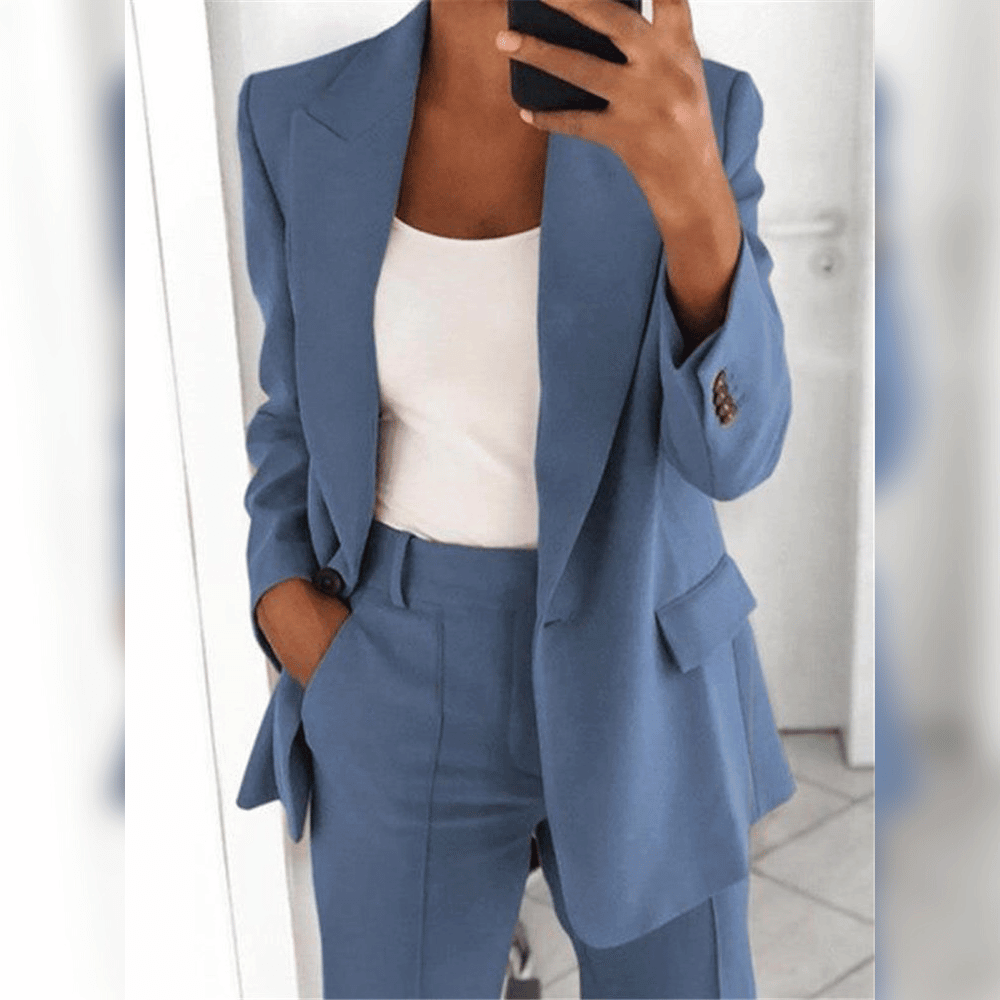 Elisa – Tailleur Élégant et Confortable