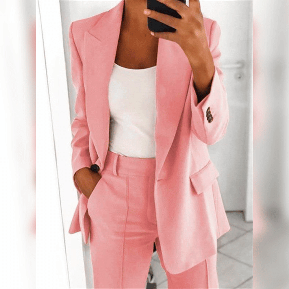 Elisa – Tailleur Élégant et Confortable