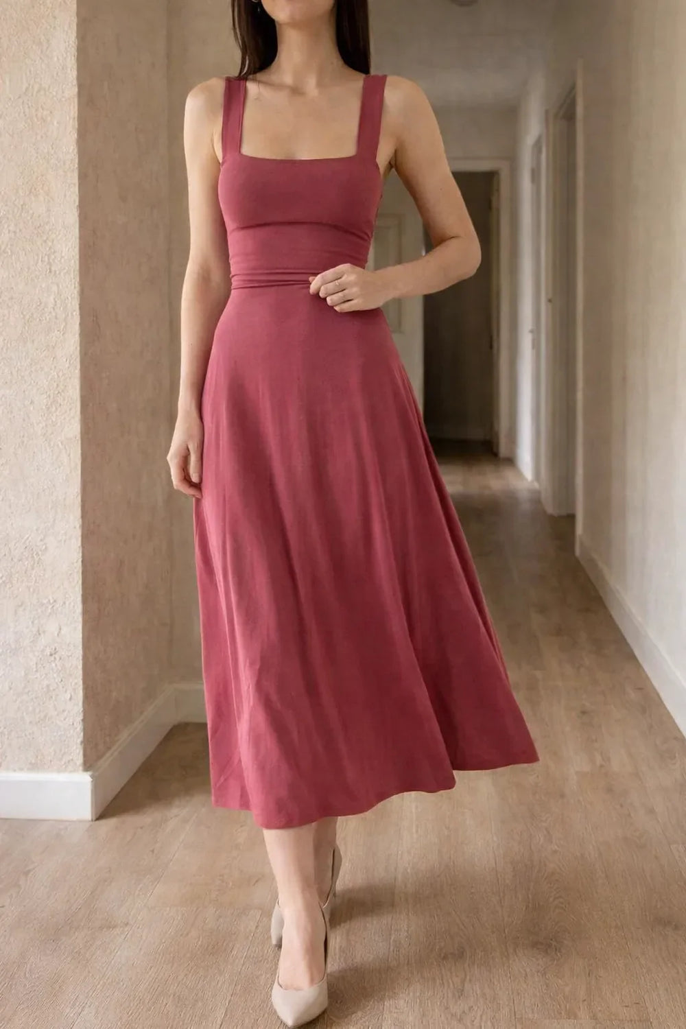 Robe midi trapèze à décolleté carré