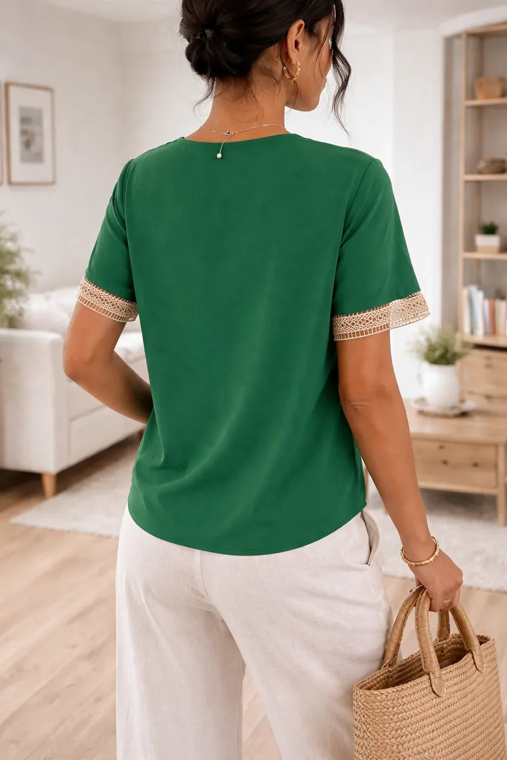 Blouse fluide avec détails en dentelle