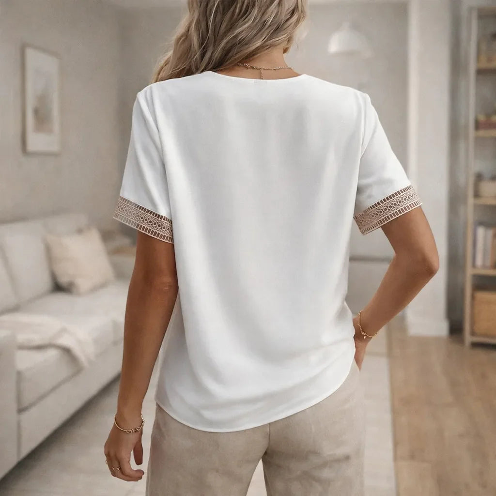 Blouse fluide avec détails en dentelle
