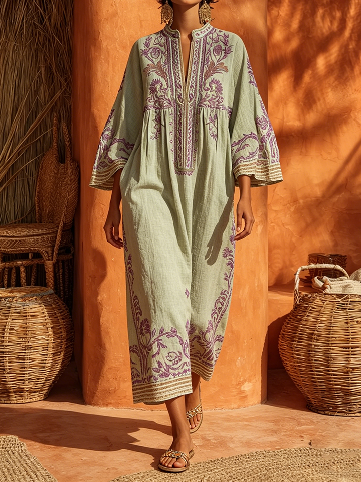 Broderie Souple – Robe Brodée Fluide