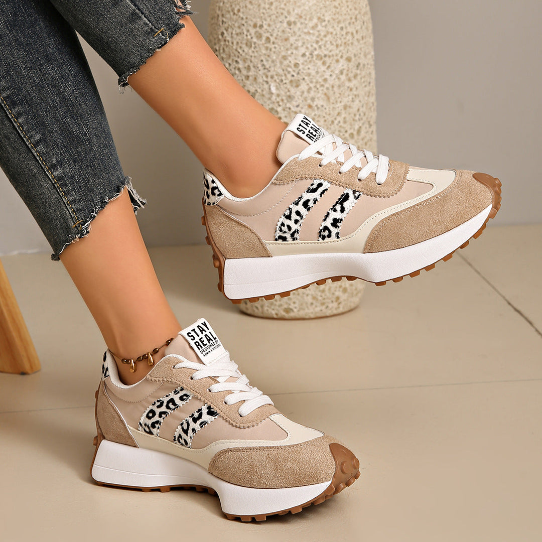 Plate Lacée – Sneakers Plates à Lacets