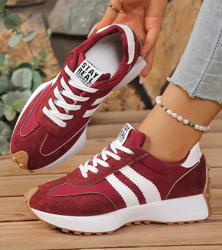 Plate Lacée – Sneakers Plates à Lacets