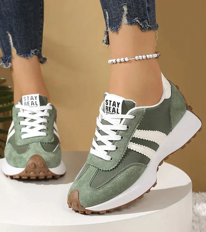 Plate Lacée – Sneakers Plates à Lacets