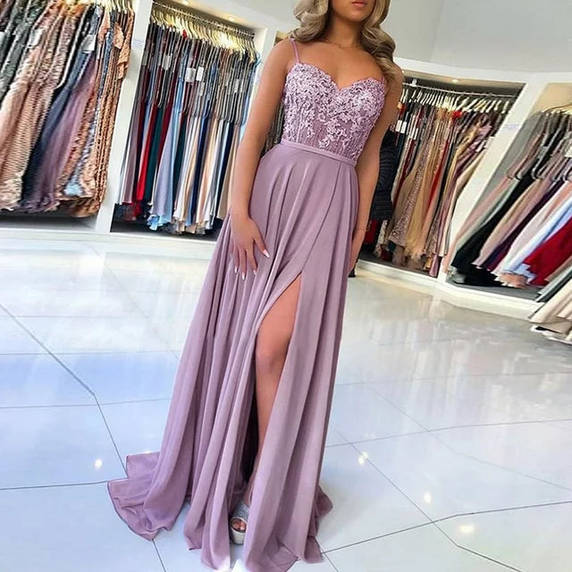 Sophie – Robe en Dentelle à Haute Fente