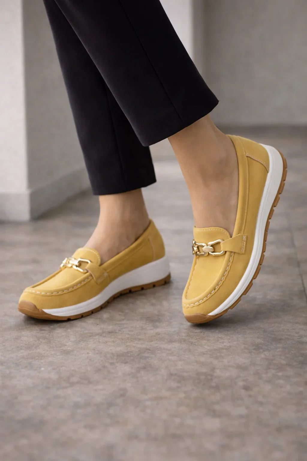 Mocassins à détail doré