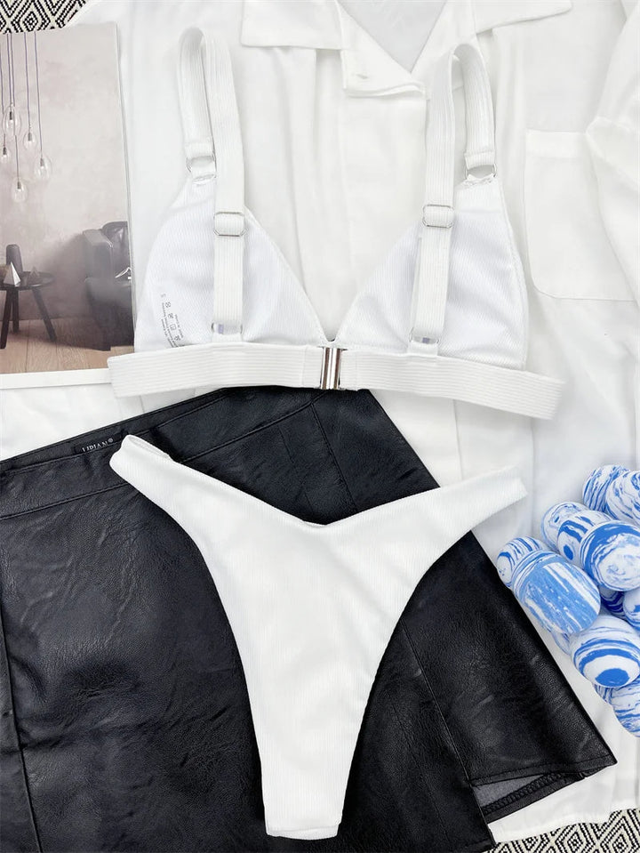 Bikini Vera | L'ensemble tendance aux détails anneaux