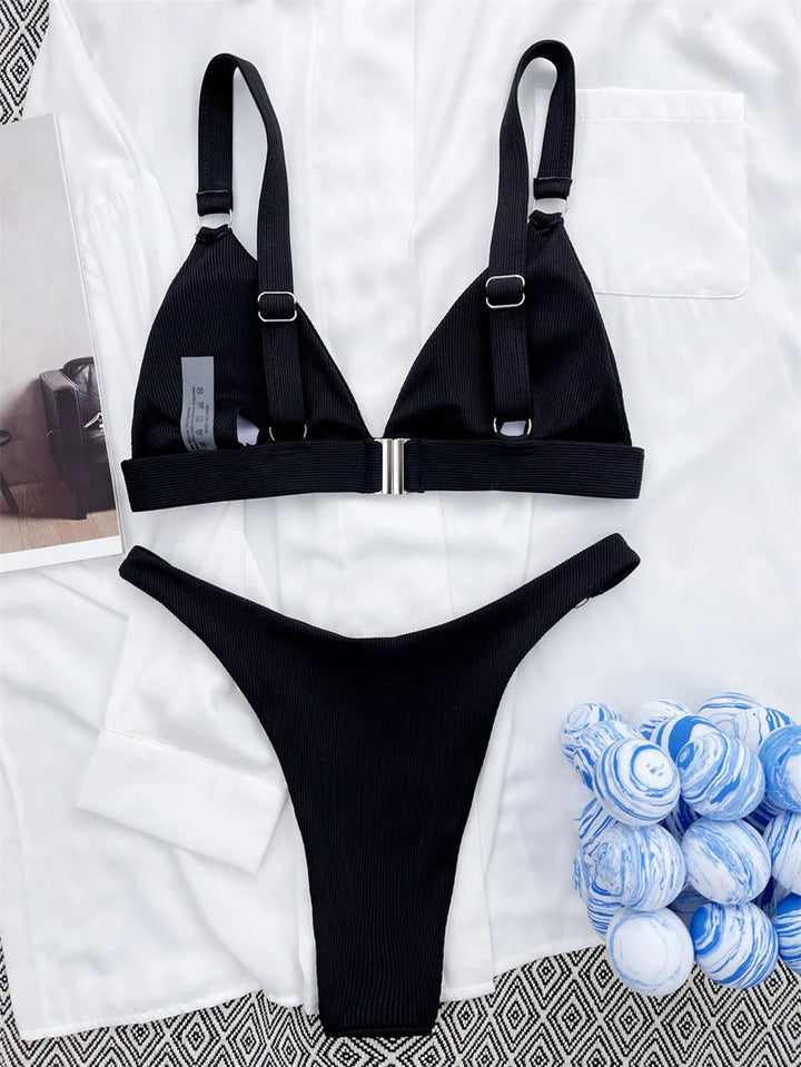 Bikini Vera | L'ensemble tendance aux détails anneaux