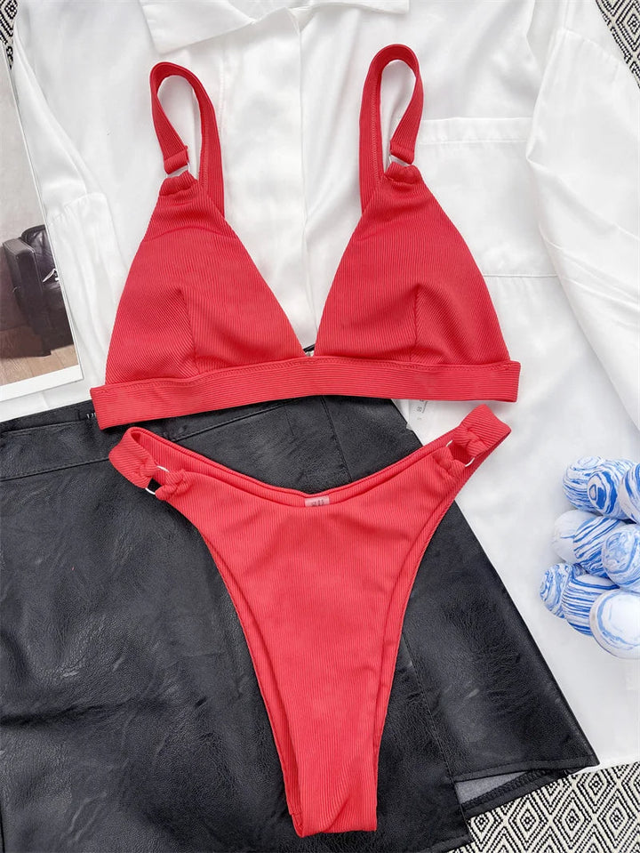 Bikini Vera | L'ensemble tendance aux détails anneaux