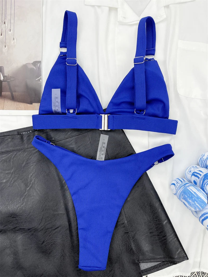Bikini Vera | L'ensemble tendance aux détails anneaux