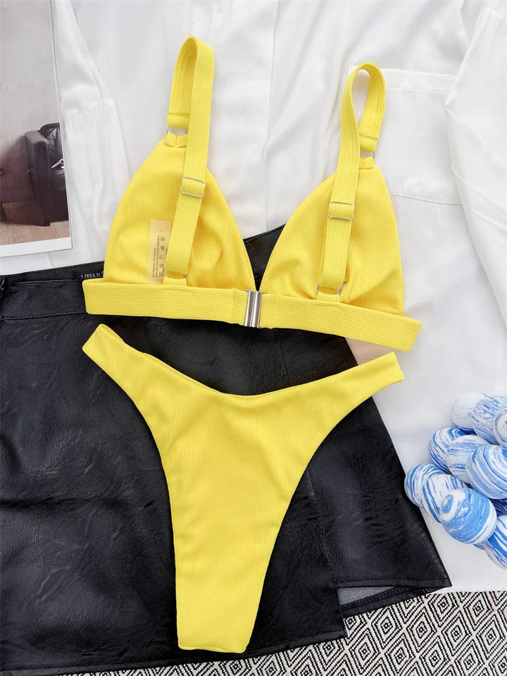 Bikini Vera | L'ensemble tendance aux détails anneaux