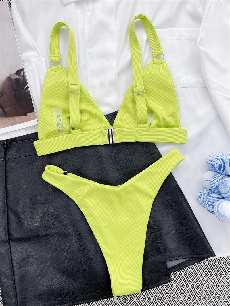 Bikini Vera | L'ensemble tendance aux détails anneaux