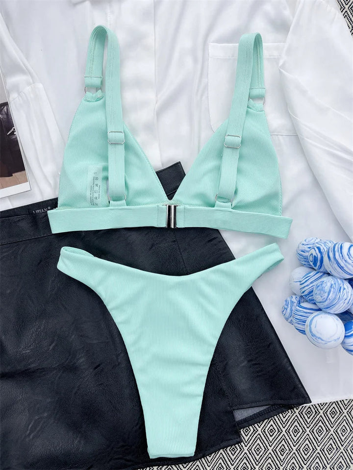 Bikini Vera | L'ensemble tendance aux détails anneaux