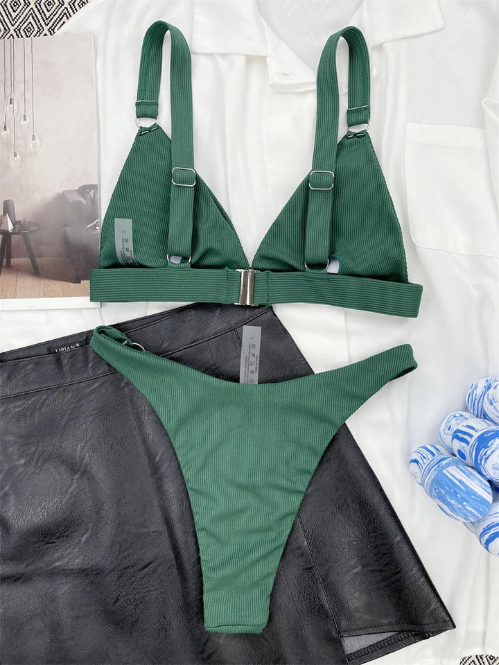 Bikini Vera | L'ensemble tendance aux détails anneaux