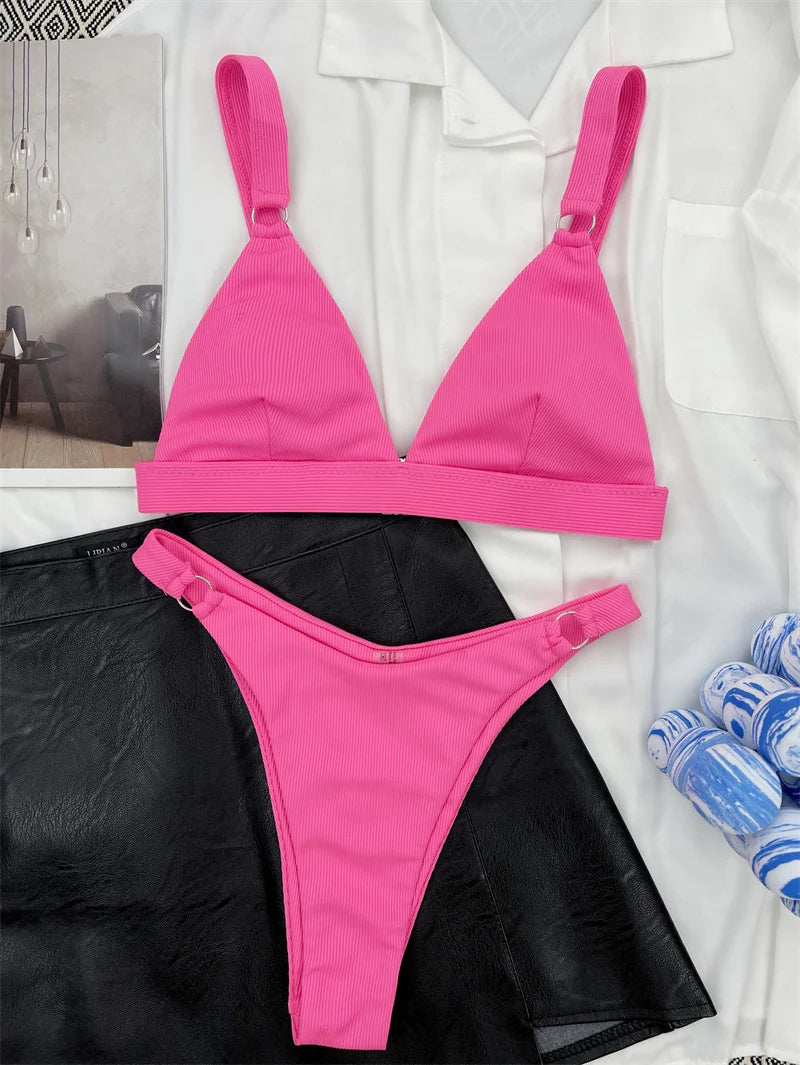 Bikini Vera | L'ensemble tendance aux détails anneaux