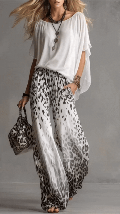 Inès – Ensemble Chemisier Blanc et Pantalon Léopard